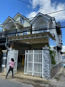 Cần bán căn nhà đẹp trên đường Nguyễn Hữu Cầu, Phường 12, TP. Đà Lạt, giá 9,8 tỷ