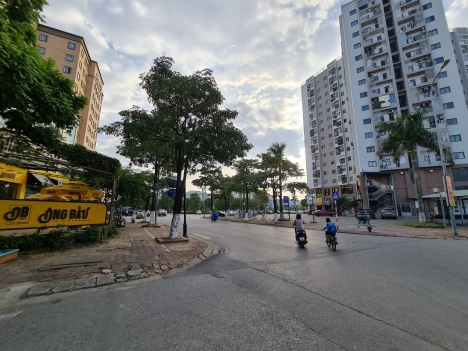 Mặt phố Q. Long Biên, 4 ô tô tránh, vỉa hè, KD đỉnh 55m2 MT 5m nhỉnh 7tỷ