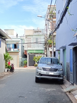 Nhà Đẹp HXH Nguyễn Sơn, 5x17 (86m), 4 Tầng + Sân Thượng Chỉ 8.x Tỷ