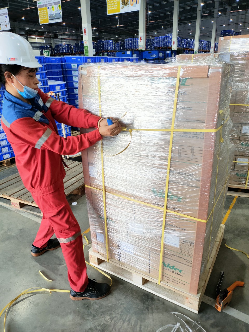 Đóng pallet gỗ cho hàng hóa cần vận chuyển tại Hà Nam - 0911049911