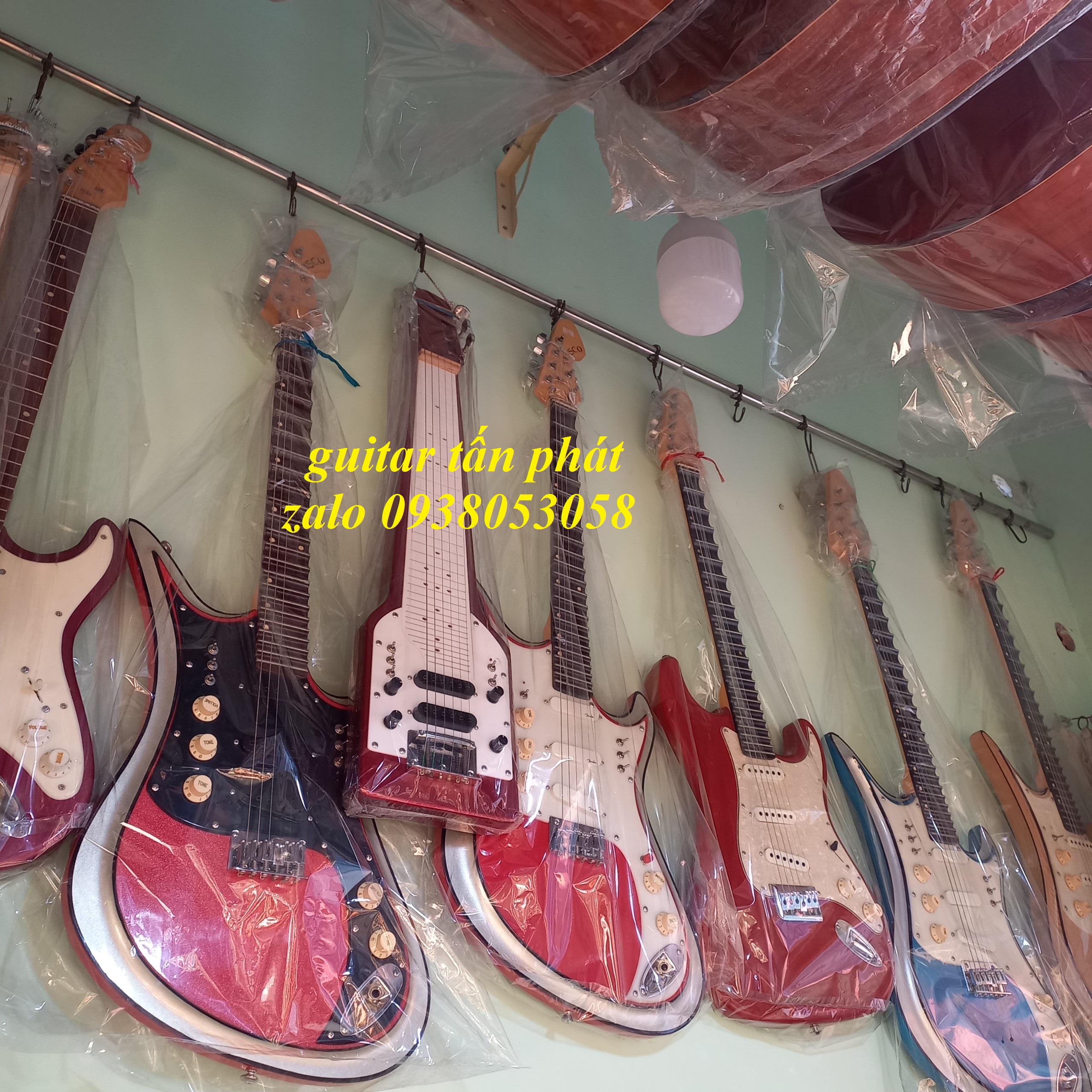 Bán đàn guitar giá rẻ cho học sinh chơi tại huyện hóc môn