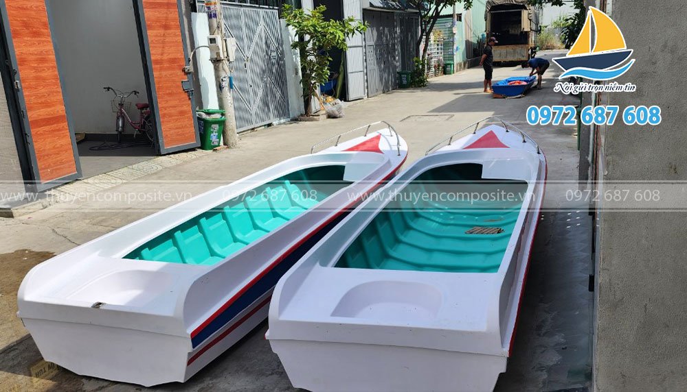 Thuyền composite chở 4 -6 người, thuyền cano, thuyền cứu hộ tại Huế