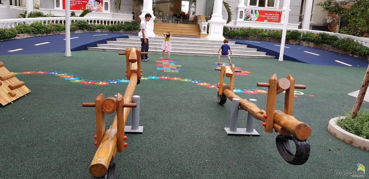 Sản xuất và lắp đặt bộ liên hoàn bằng gỗ cho sân chơi trẻ em