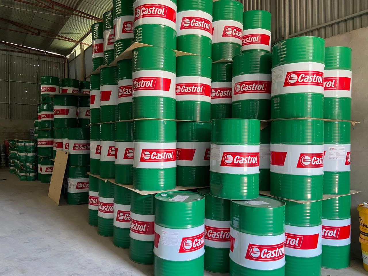 Đại lý phân phối dầu nhớt Castrol, Shell, Saigon Petro tại quận 12