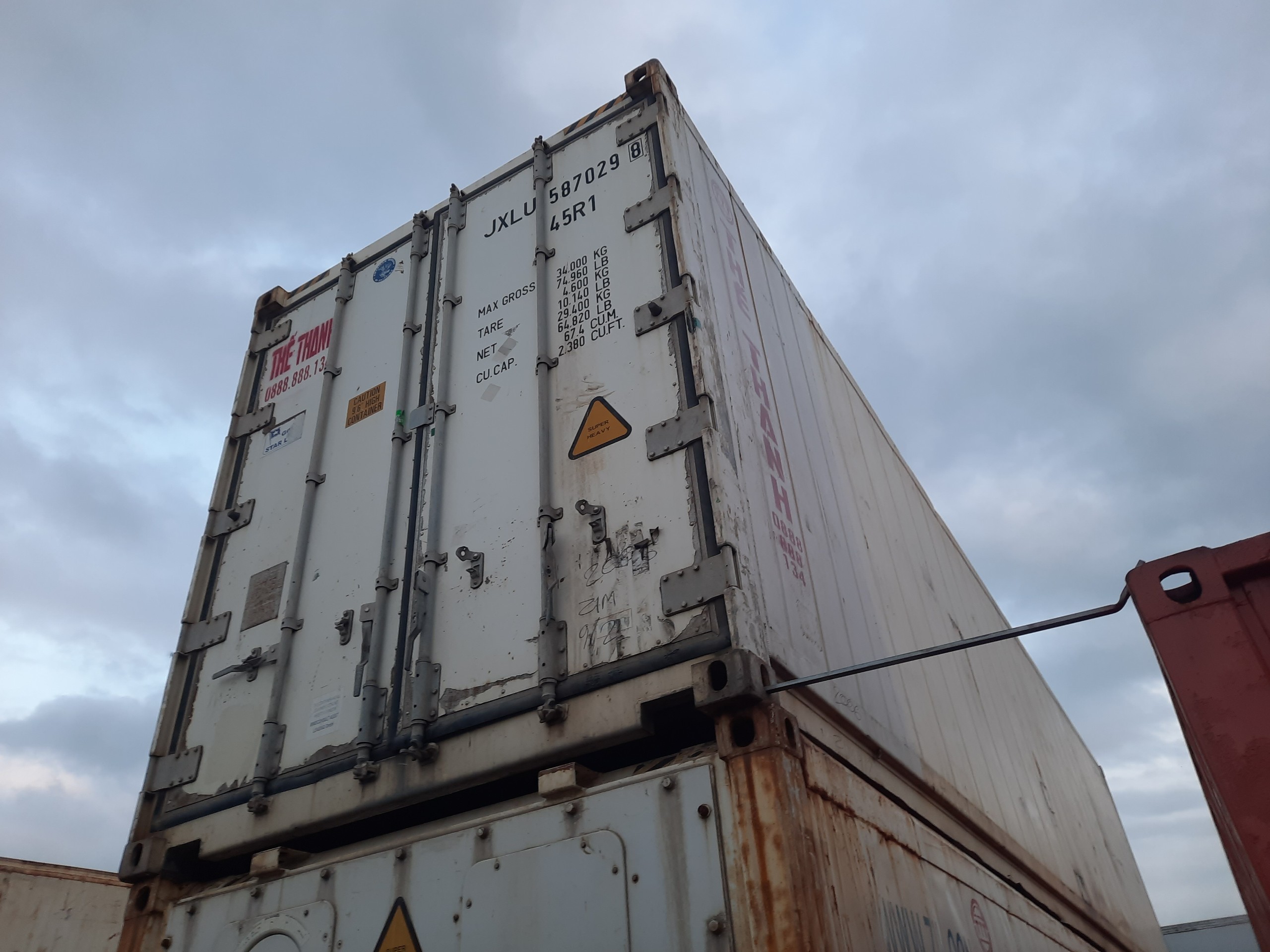 Cho thuê container lạnh 40 feet chứa h&agraveng hoá Tết