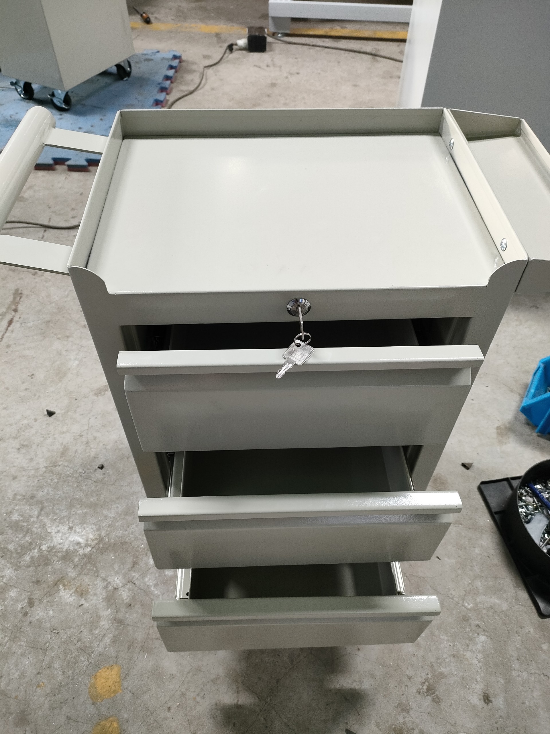 Tủ đồ nghề 3 ngăn thép sơn tĩnh điện-MDK