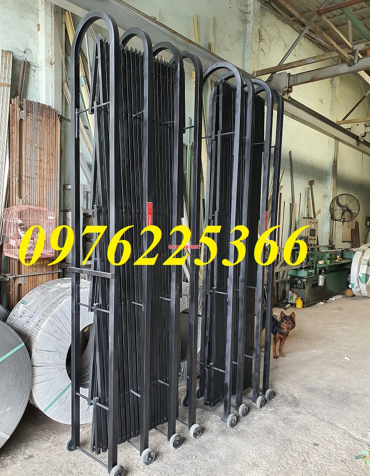 Hàng rào xếp sắt có bánh xe-Rào xếp sắt kéo tay tại Hà Nội - 614402