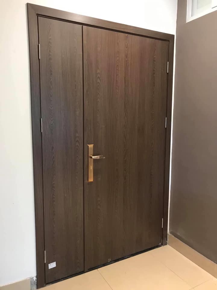 cửa vân gỗ cao cấp cho phòng tắm giá tại xưởng SG