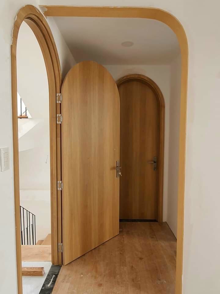 cửa vòm đẹp giả gỗ phong cách châu âu bền chống nước