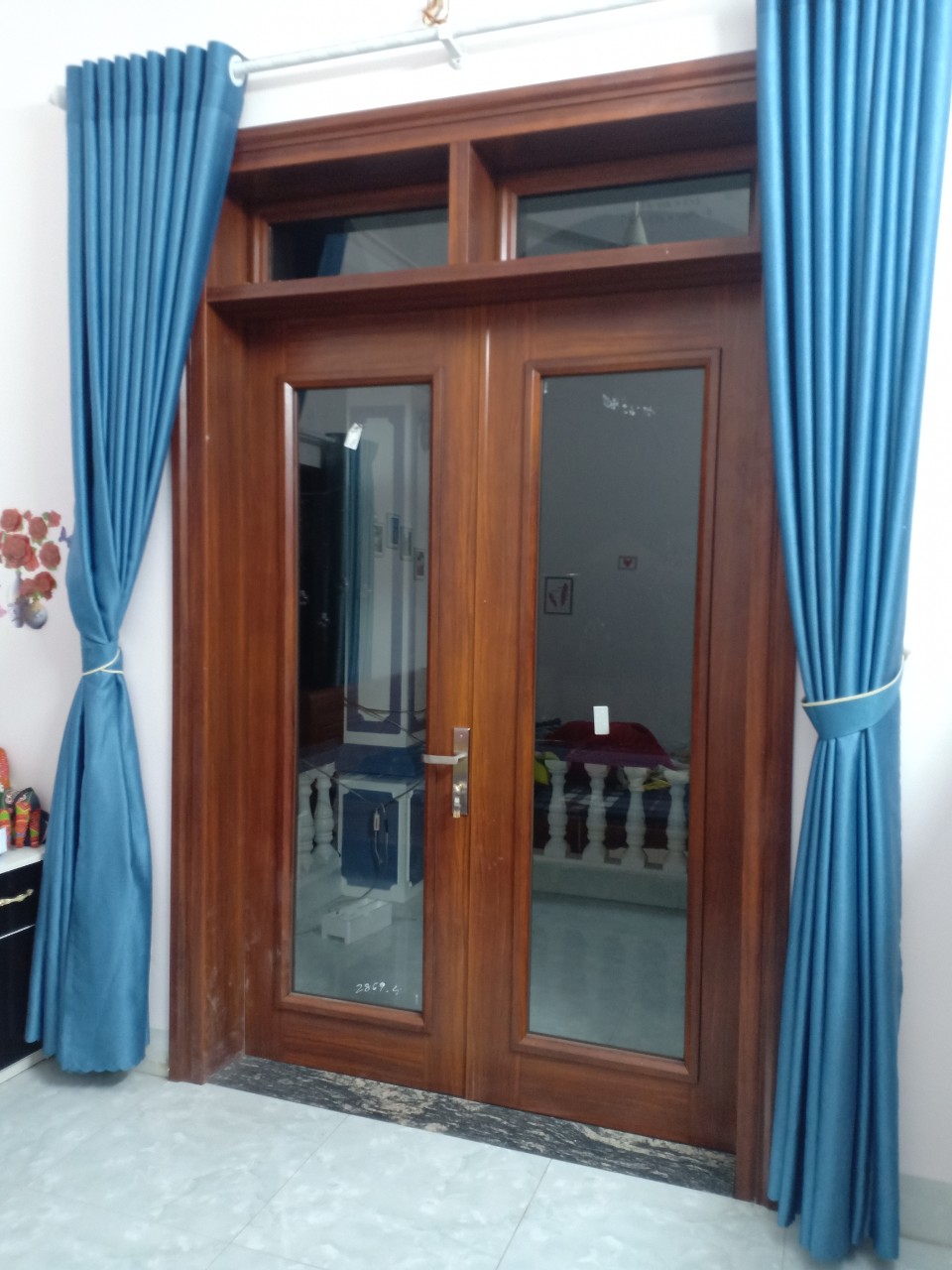 giá cửa thép vân gỗ tại Bình Thuận cửa giá rẻ, đẹp và siêu bền