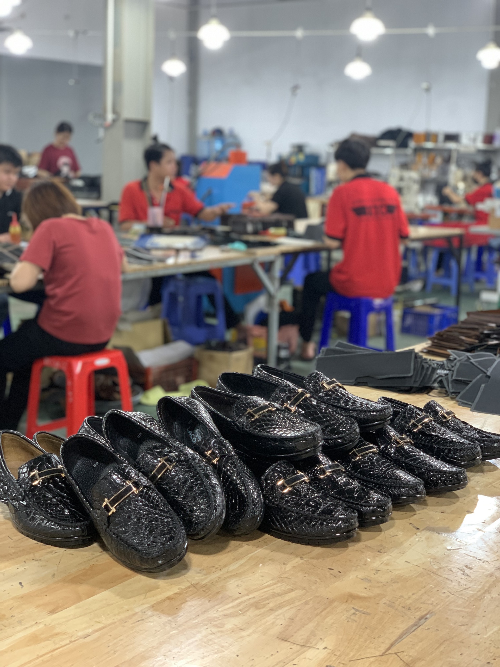 Nhập sỉ kình doanh giày dép trực tiếp tại xưởng sản xuất